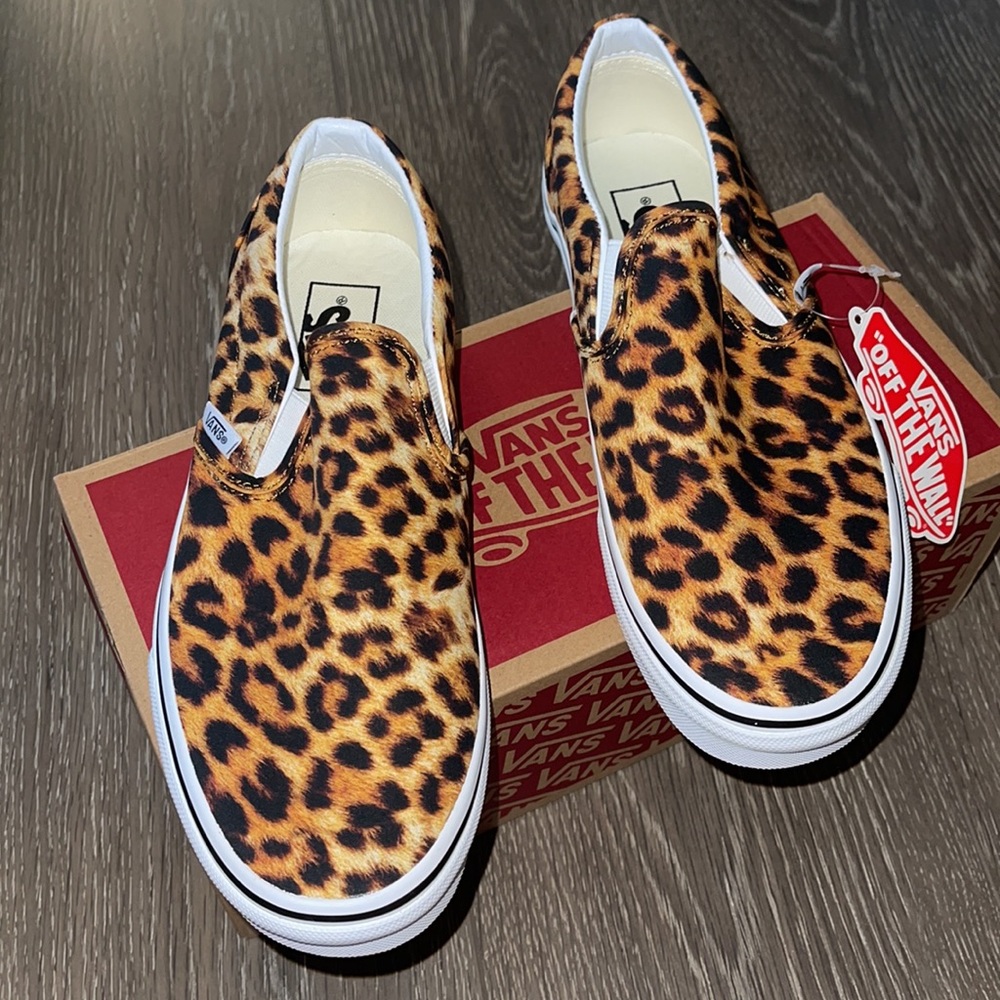 Classic Slip-On Vans in Leopard 🐆 NEW